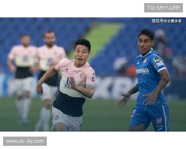 喀什少年足球日常训练成长与团队拼搏精神温暖故事纪实全景展现录